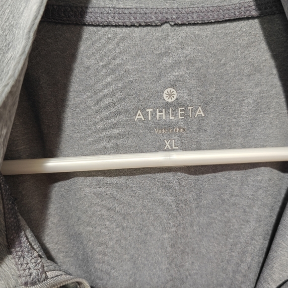 NWOT Athleta Sweater XL Pullover Gray Quarter Zip Reflectors Thumb Holes - Picture 5 of 6